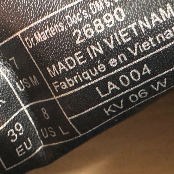 Dr Martens Shoes. M-7 L-8 - Picture 3 of 16